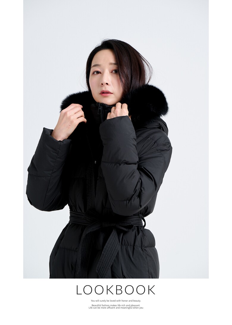 패딩 모델 착용 이미지-S1L39