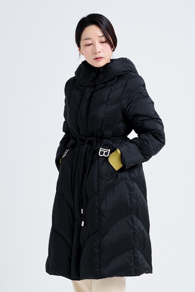 패딩 모델 착용 이미지-S9L5