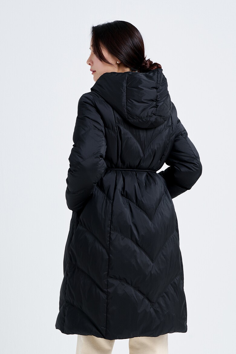 패딩 모델 착용 이미지-S9L6