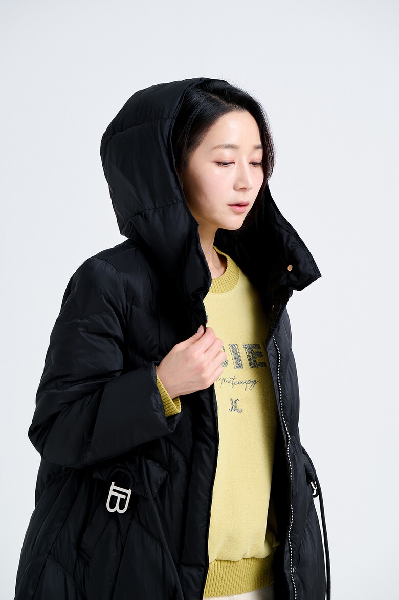 패딩 모델 착용 이미지-S9L25