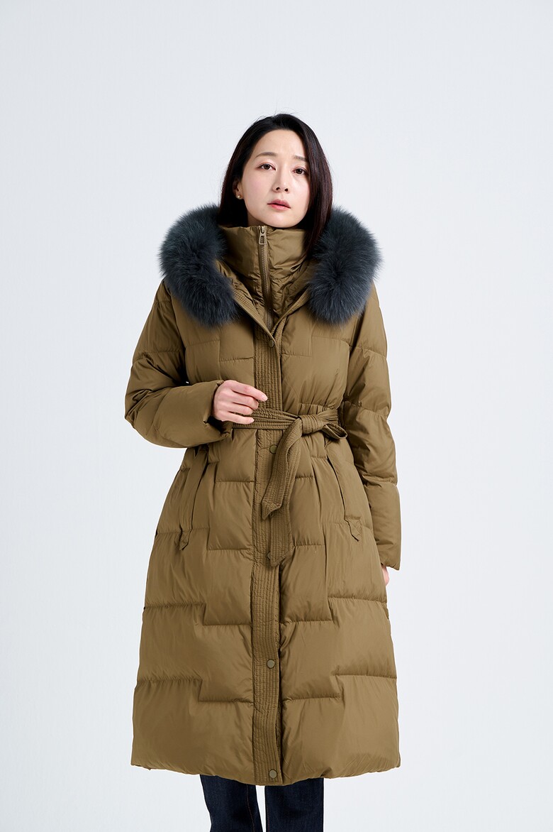 패딩 모델 착용 이미지-S6L8