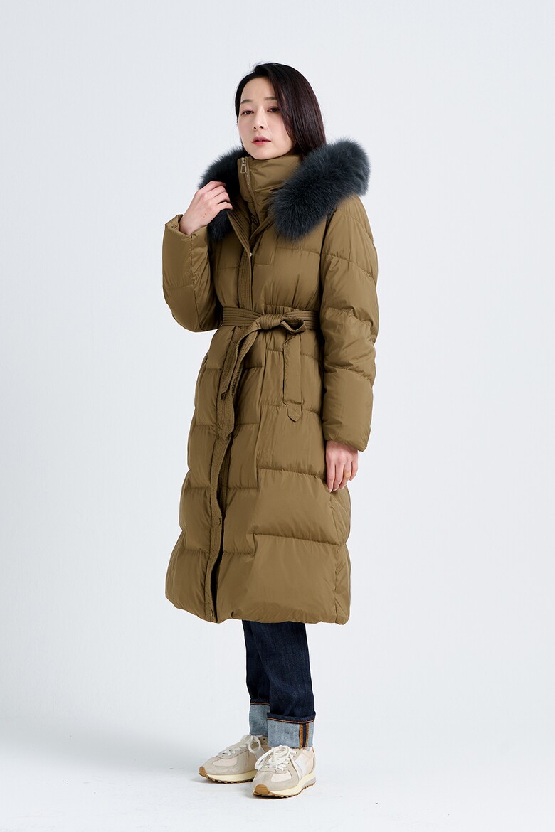 패딩 모델 착용 이미지-S6L3