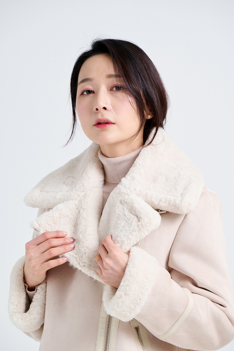 코트 모델 착용 이미지-S12L12