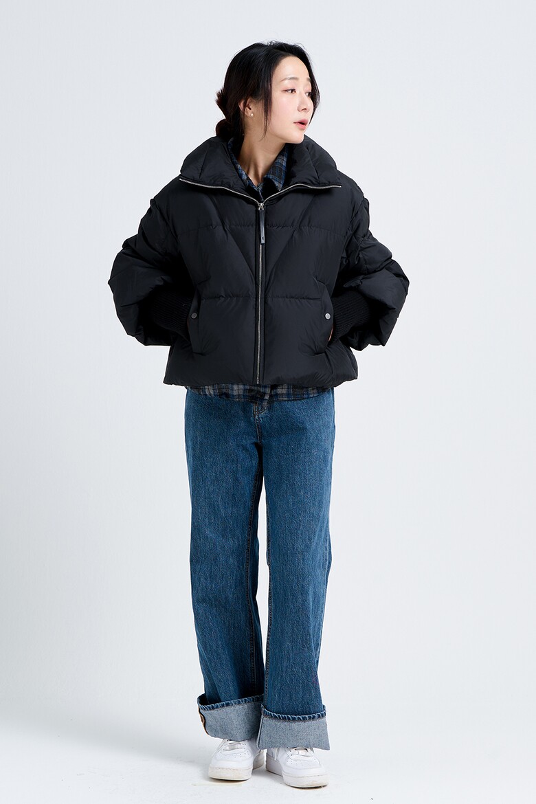 패딩 모델 착용 이미지-S18L2