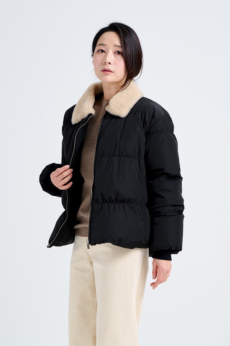 패딩 모델 착용 이미지-S18L33