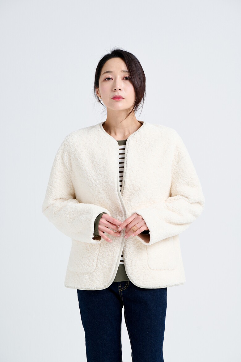 코트 모델 착용 이미지-S17L23