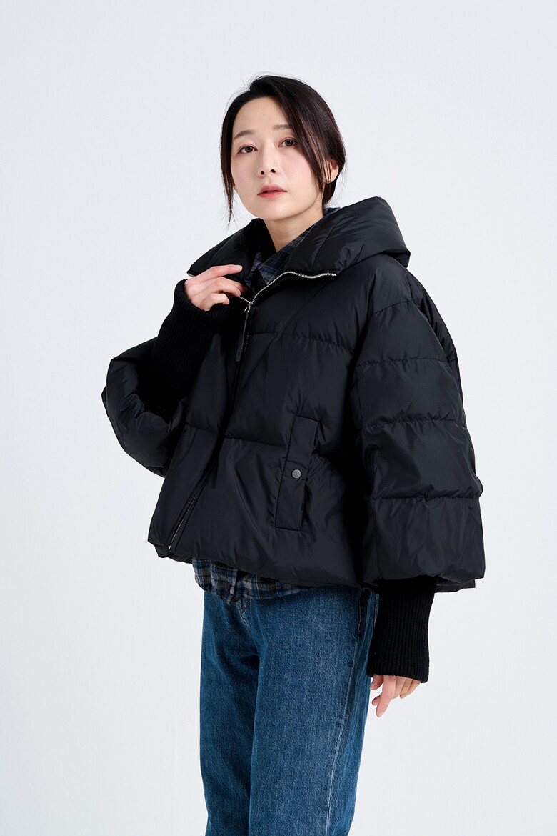 패딩 모델 착용 이미지-S18L5