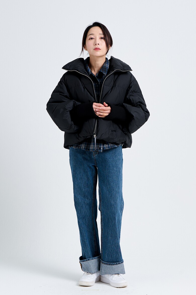 패딩 모델 착용 이미지-S18L24