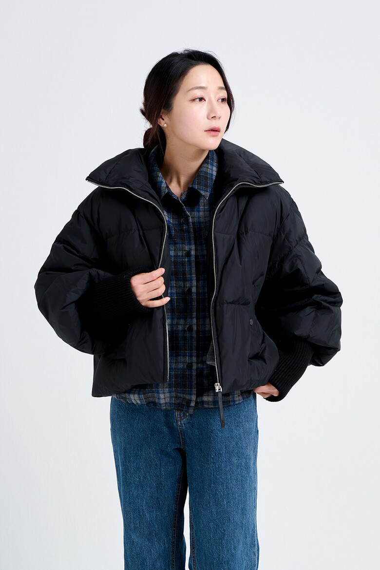 패딩 모델 착용 이미지-S18L19