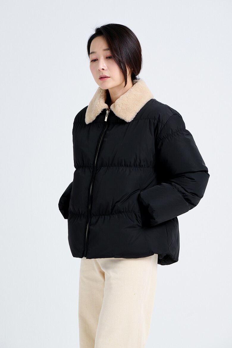 패딩 모델 착용 이미지-S18L4