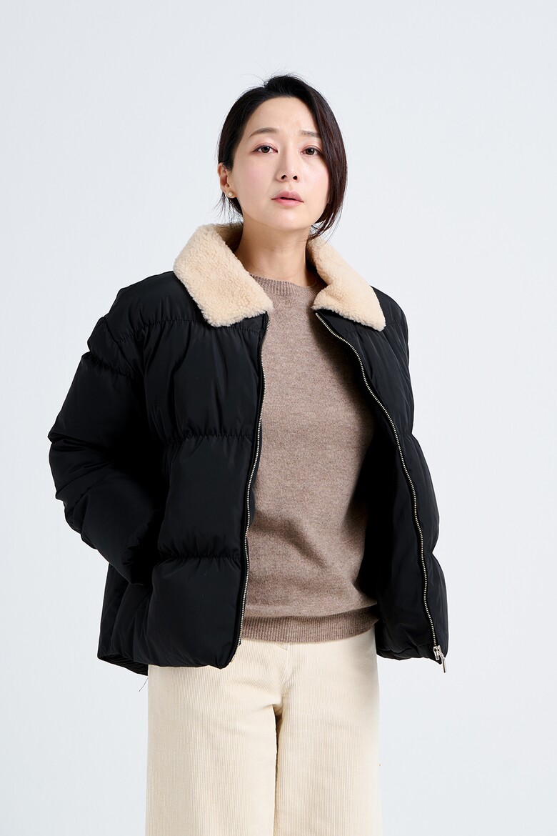 패딩 모델 착용 이미지-S18L29