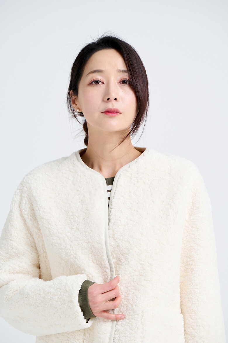 코트 모델 착용 이미지-S17L18