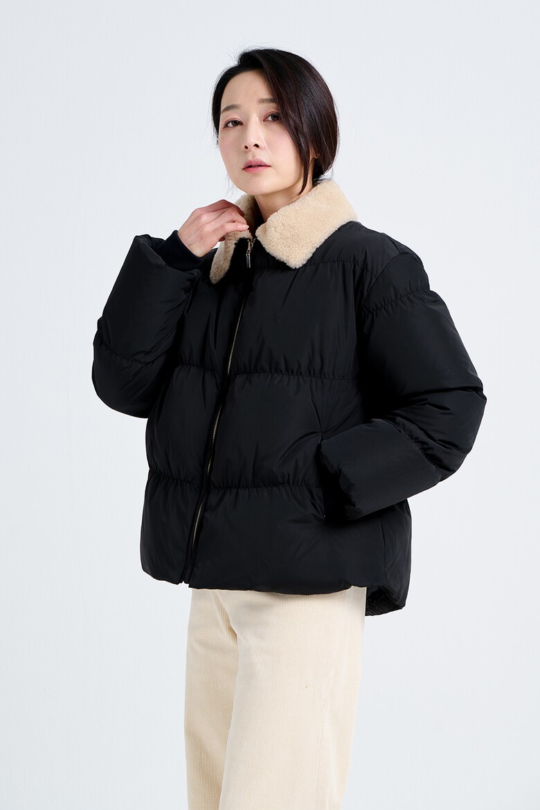 패딩 모델 착용 이미지-S18L5