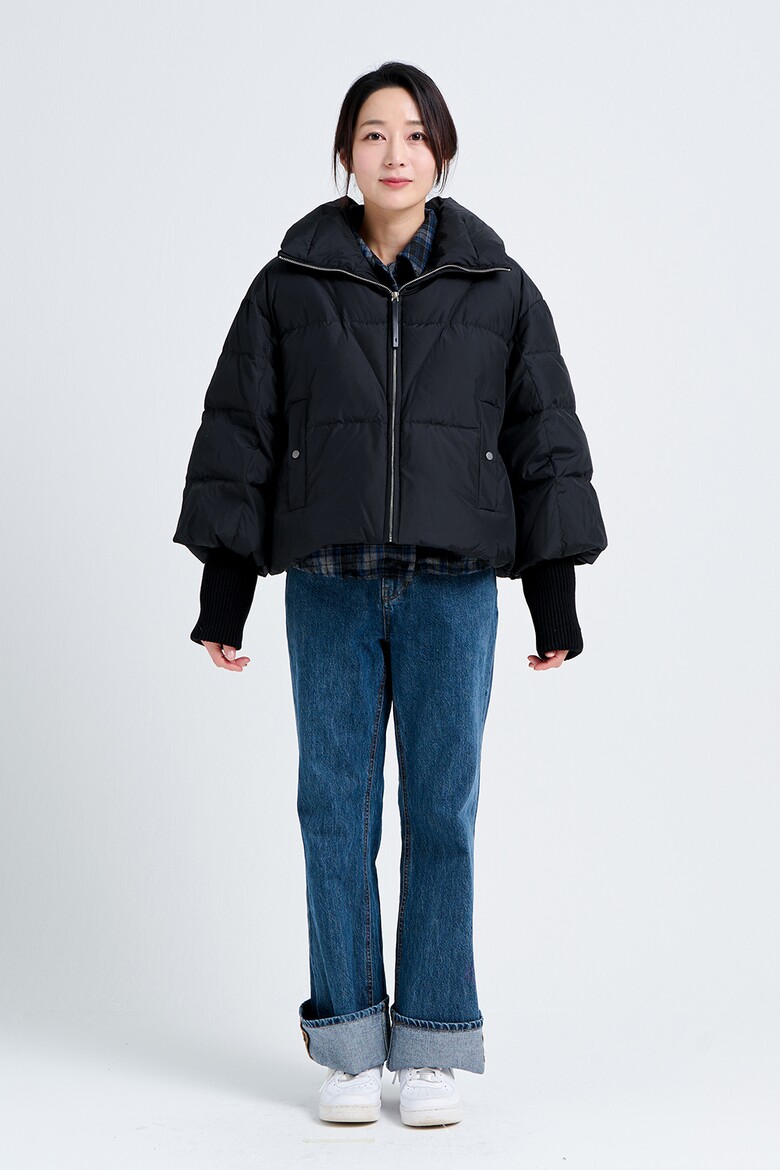 패딩 모델 착용 이미지-S18L27