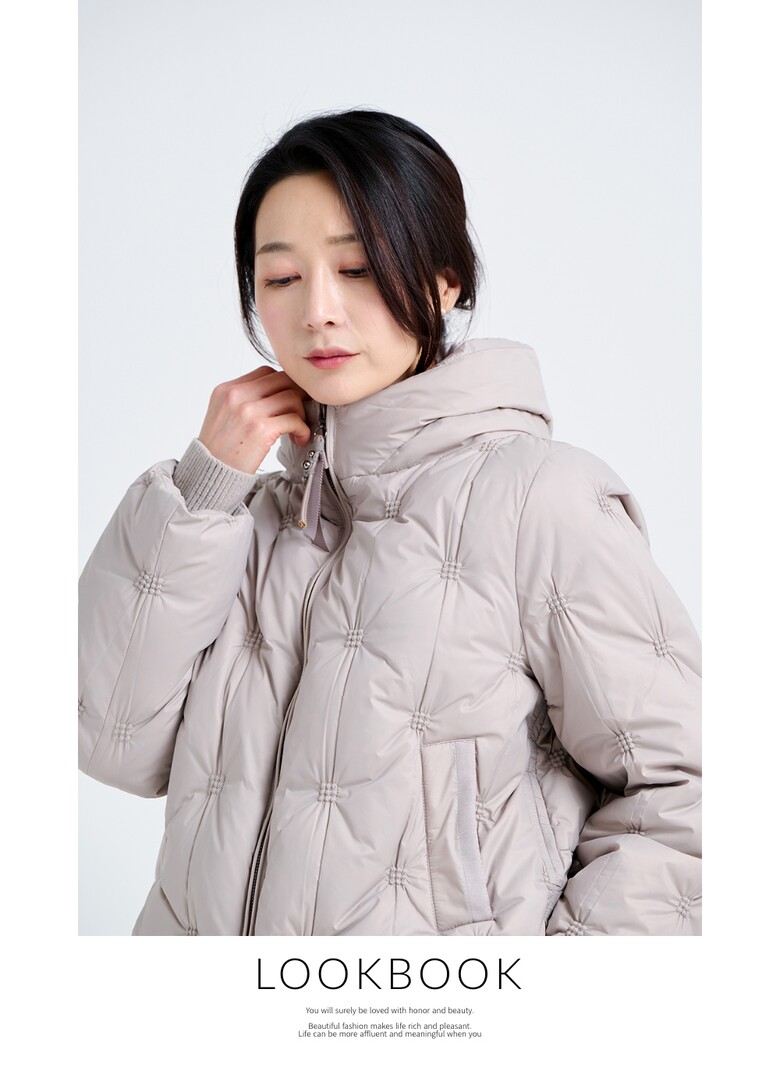 패딩 모델 착용 이미지-S1L39