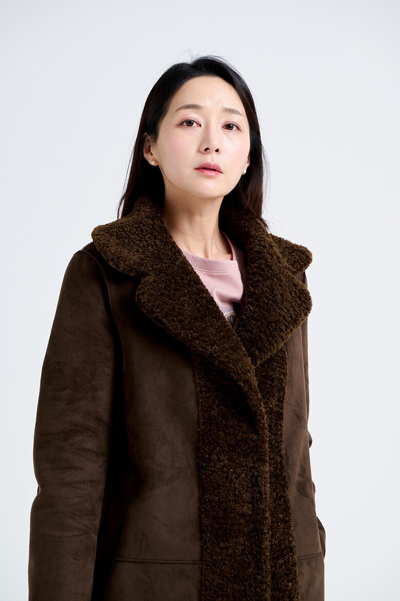 코트 모델 착용 이미지-S19L10