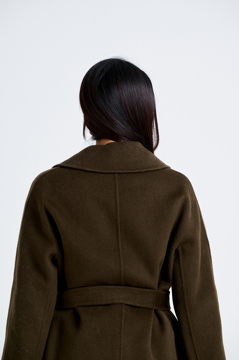 코트 모델 착용 이미지-S19L14