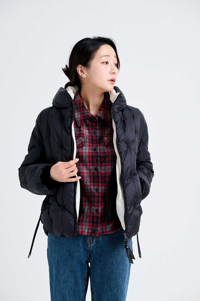 패딩 모델 착용 이미지-S20L5