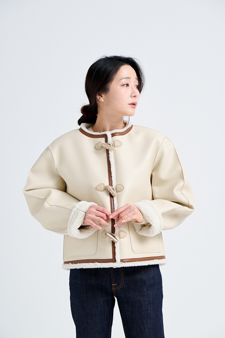 재킷 모델 착용 이미지-S14L5