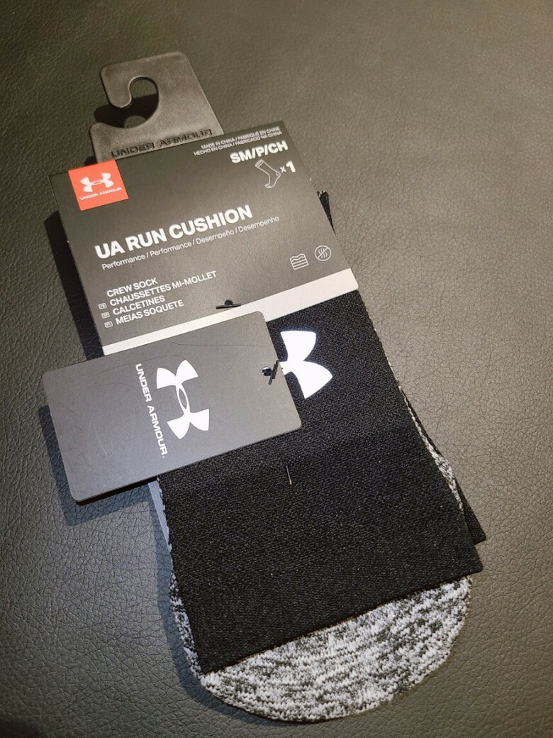 언더아머 UA 런 쿠션 크루 삭스 스포츠 런닝 장목 양말 1331200