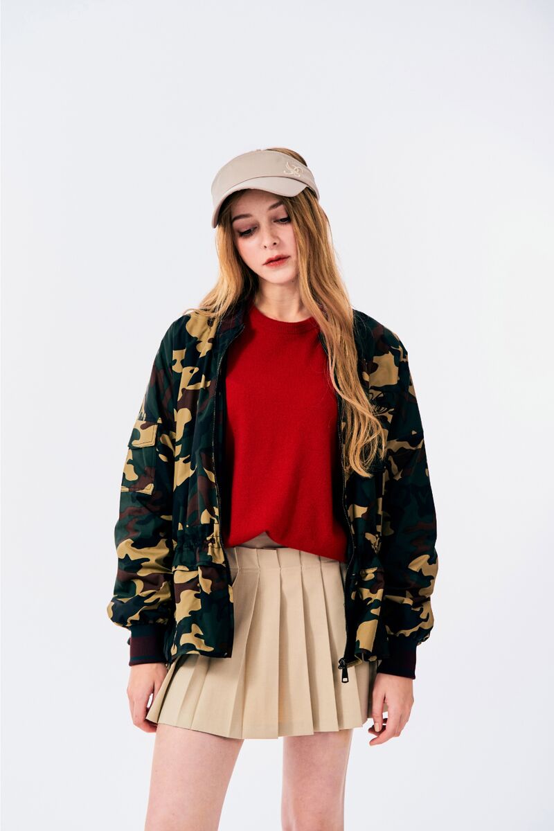 재킷 모델 착용 이미지-S1L4