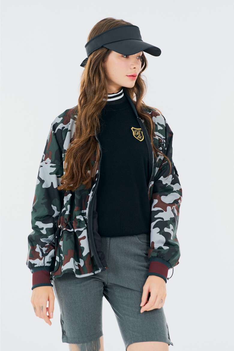 재킷 모델 착용 이미지-S1L4