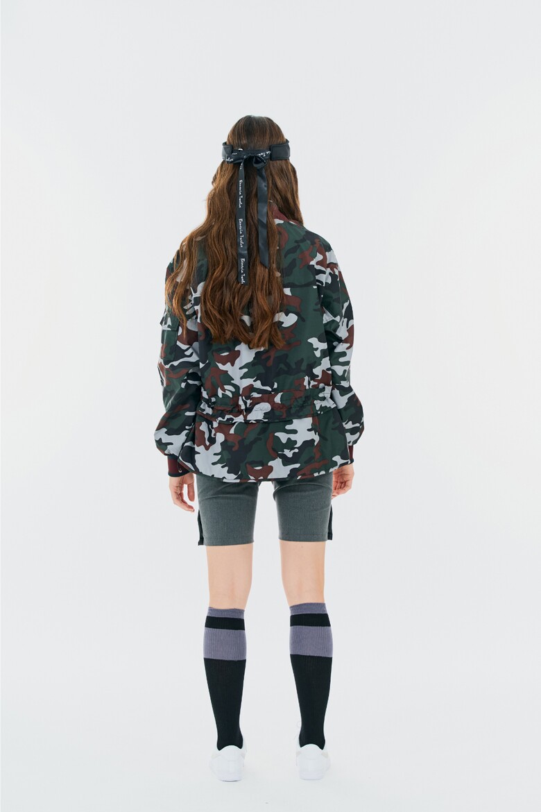 재킷 모델 착용 이미지-S1L10