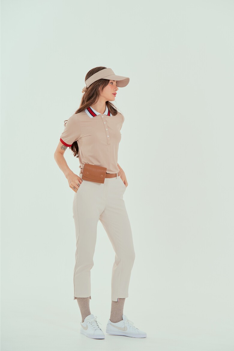 반팔 티셔츠 모델 착용 이미지-S4L9