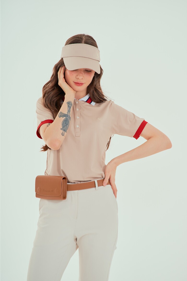 반팔 티셔츠 모델 착용 이미지-S4L4