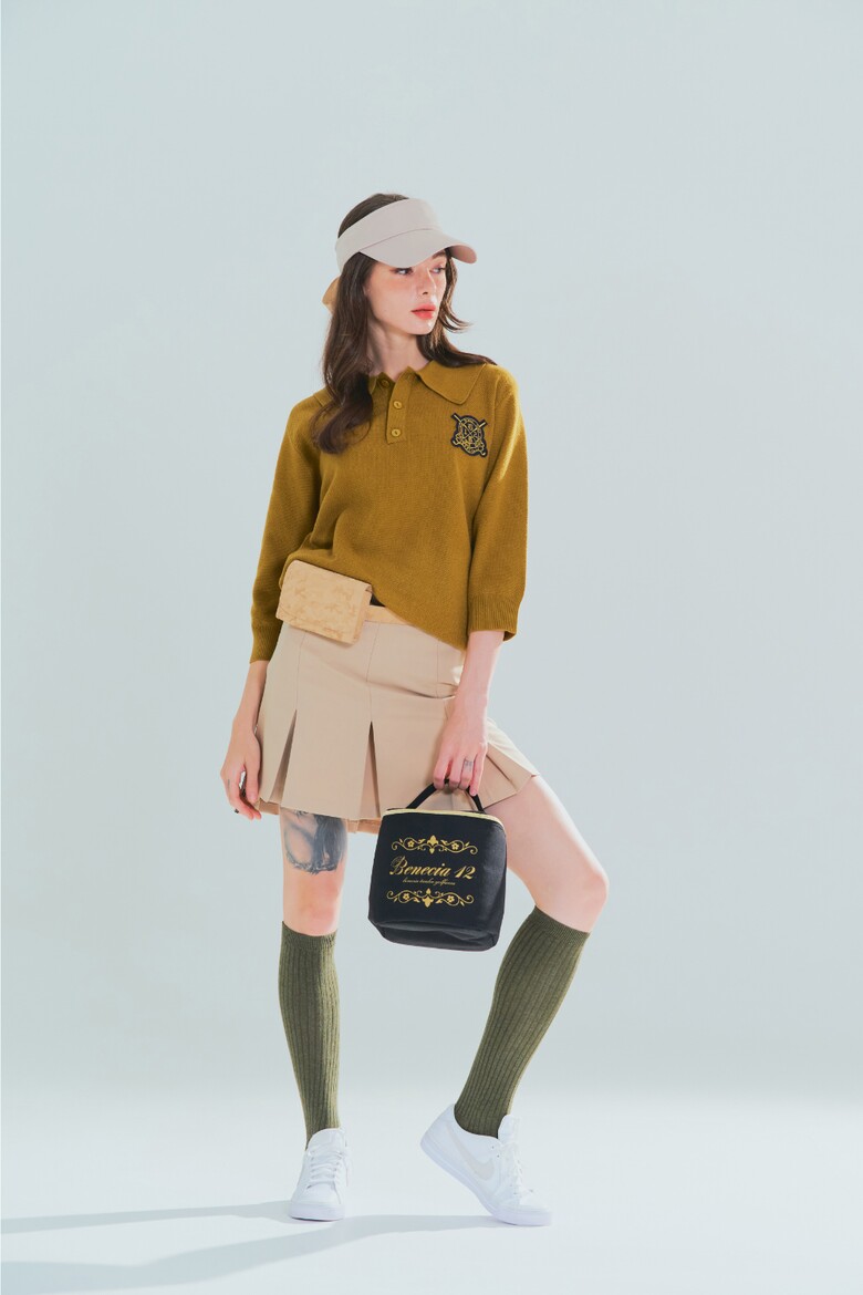 긴팔 티셔츠 모델 착용 이미지-S1L9