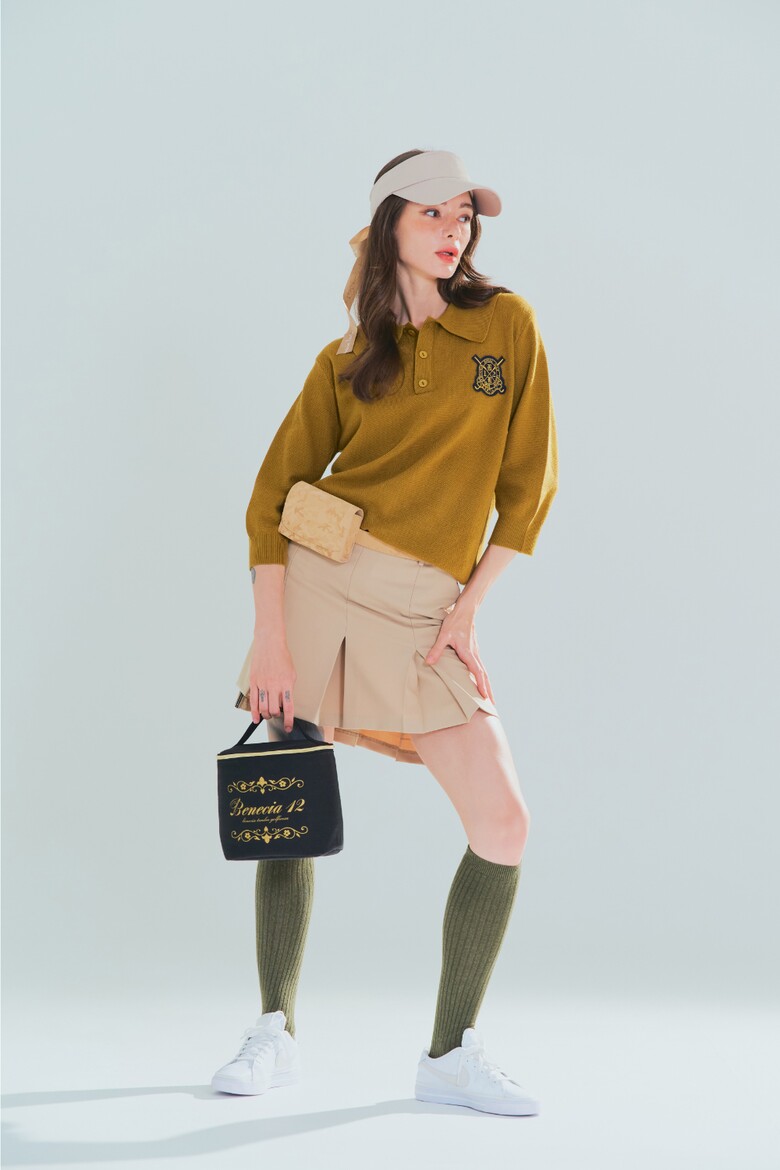 긴팔 티셔츠 모델 착용 이미지-S1L5