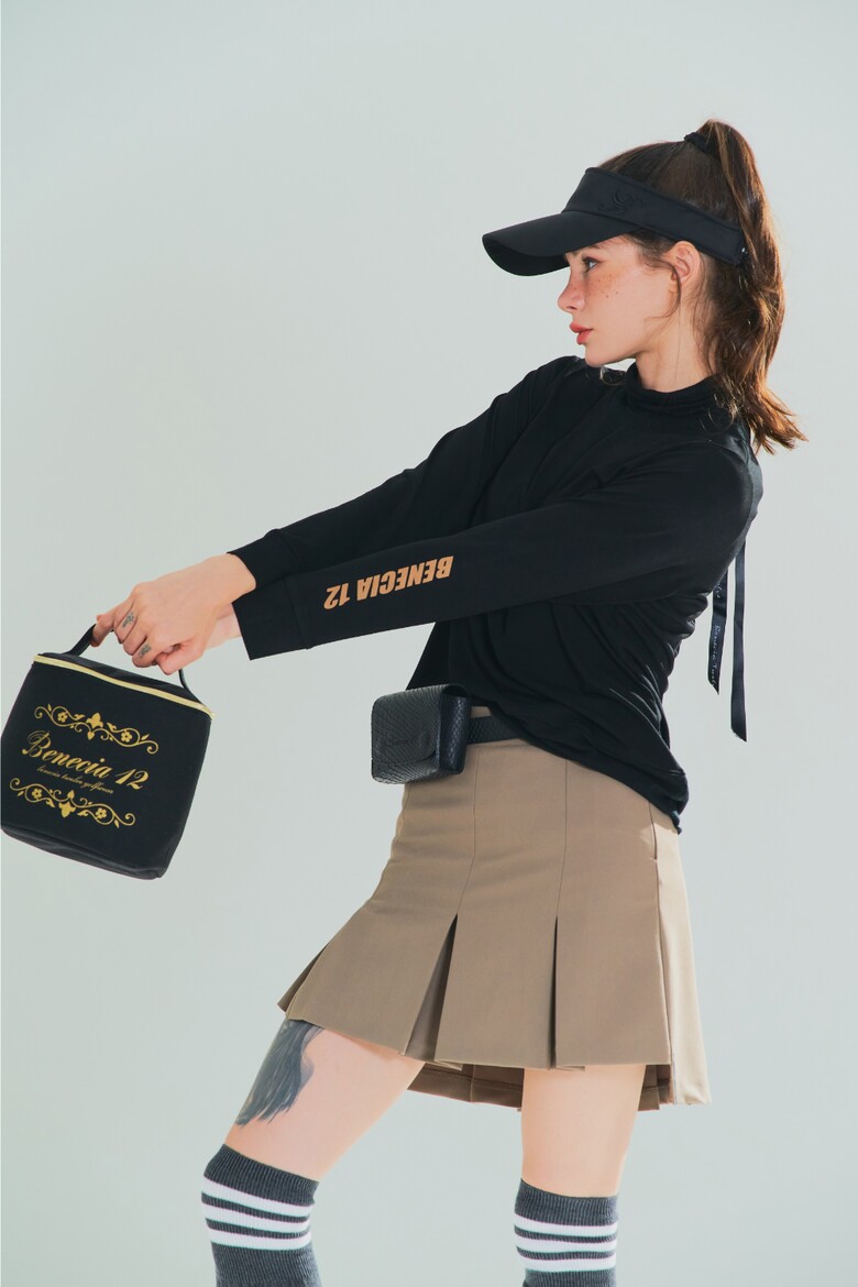 긴팔 티셔츠 모델 착용 이미지-S1L8