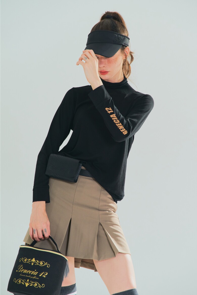 긴팔 티셔츠 모델 착용 이미지-S1L3