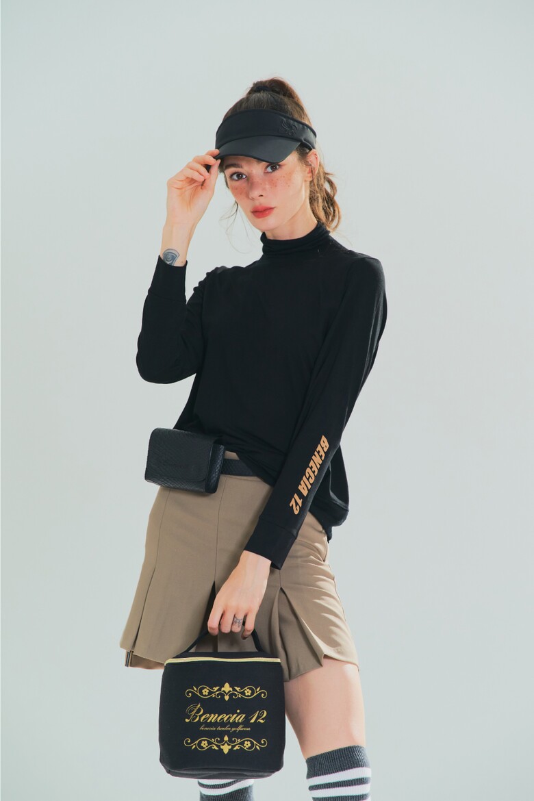 긴팔 티셔츠 모델 착용 이미지-S1L10