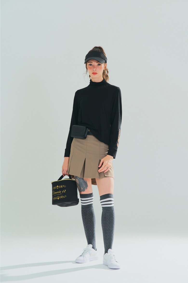 긴팔 티셔츠 모델 착용 이미지-S1L7