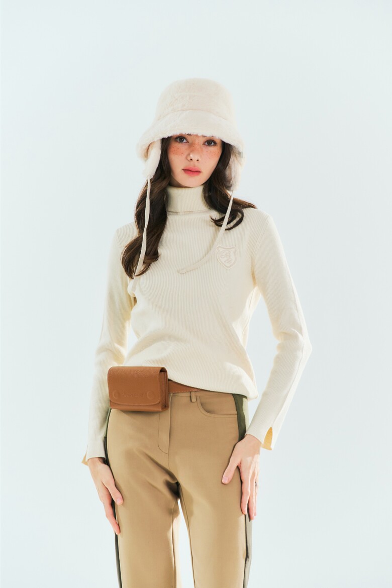 재킷 모델 착용 이미지-S1L4