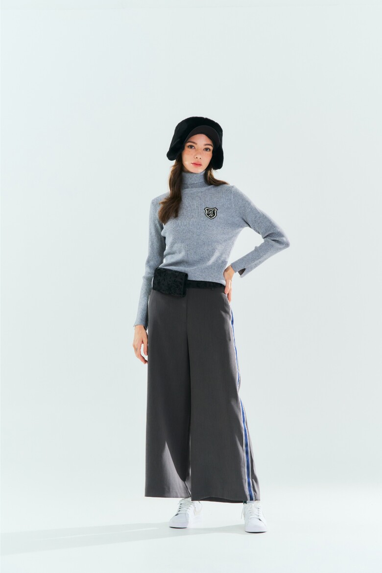 긴팔 티셔츠 모델 착용 이미지-S1L6