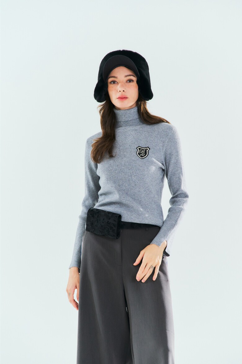 긴팔 티셔츠 모델 착용 이미지-S1L4