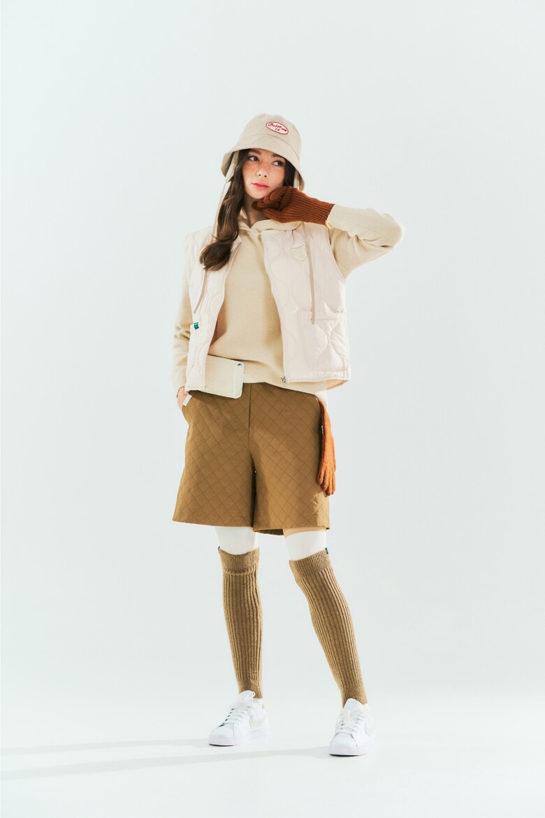 반바지 모델 착용 이미지-S1L7