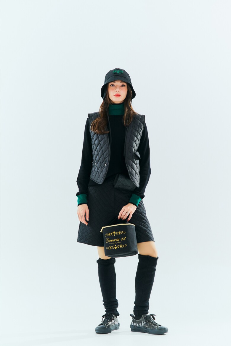 패딩 모델 착용 이미지-S1L7