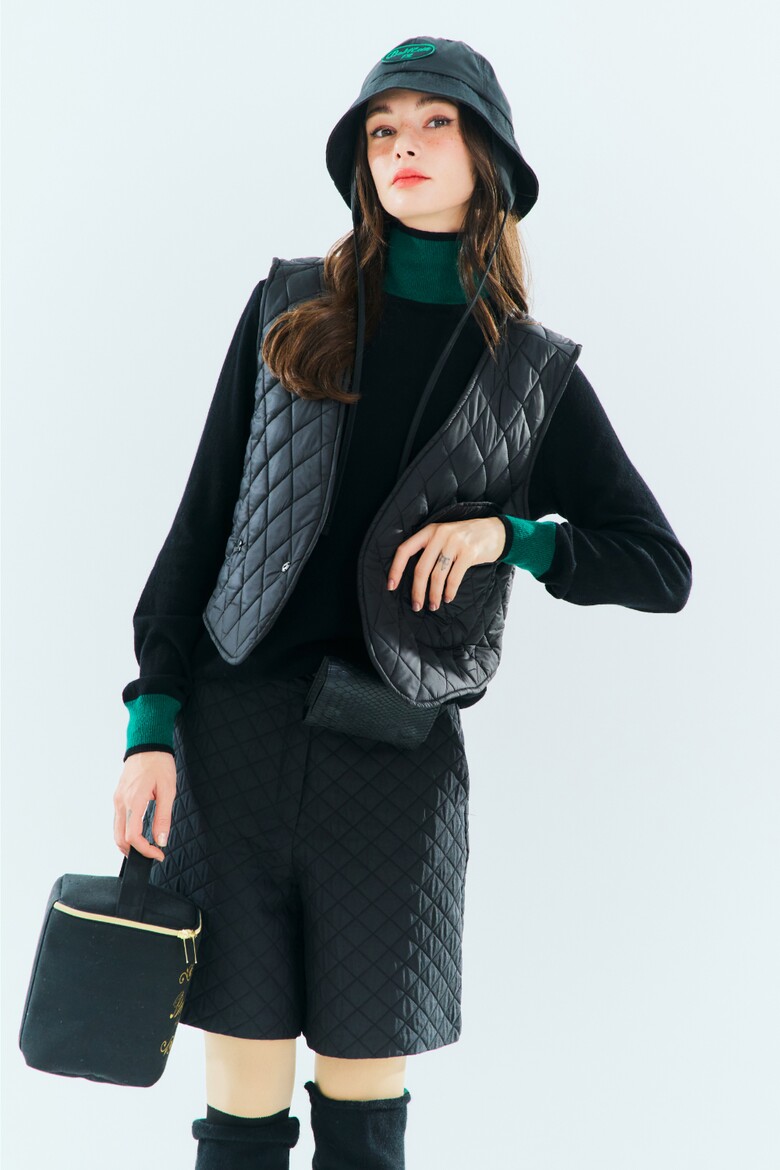 패딩 모델 착용 이미지-S1L10