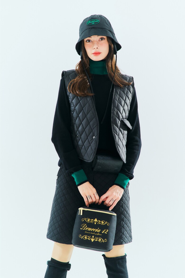 패딩 모델 착용 이미지-S1L1