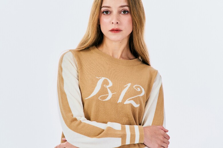 긴팔 티셔츠 모델 착용 이미지-S1L5