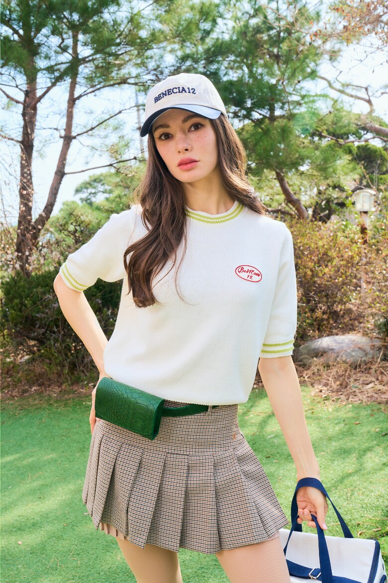 가방 모델 착용 이미지-S3L6