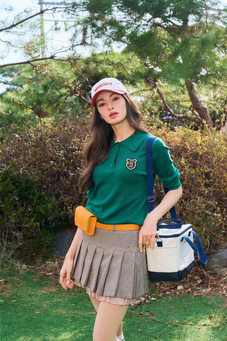 가방 모델 착용 이미지-S3L4