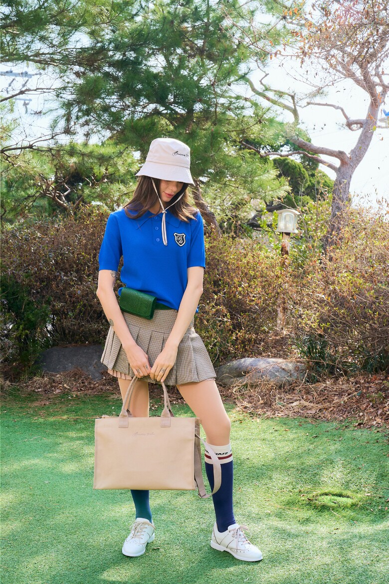 긴팔 티셔츠 모델 착용 이미지-S1L5