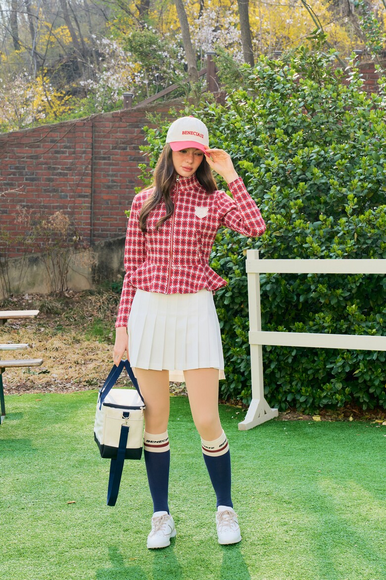 드레스 모델 착용 이미지-S2L3