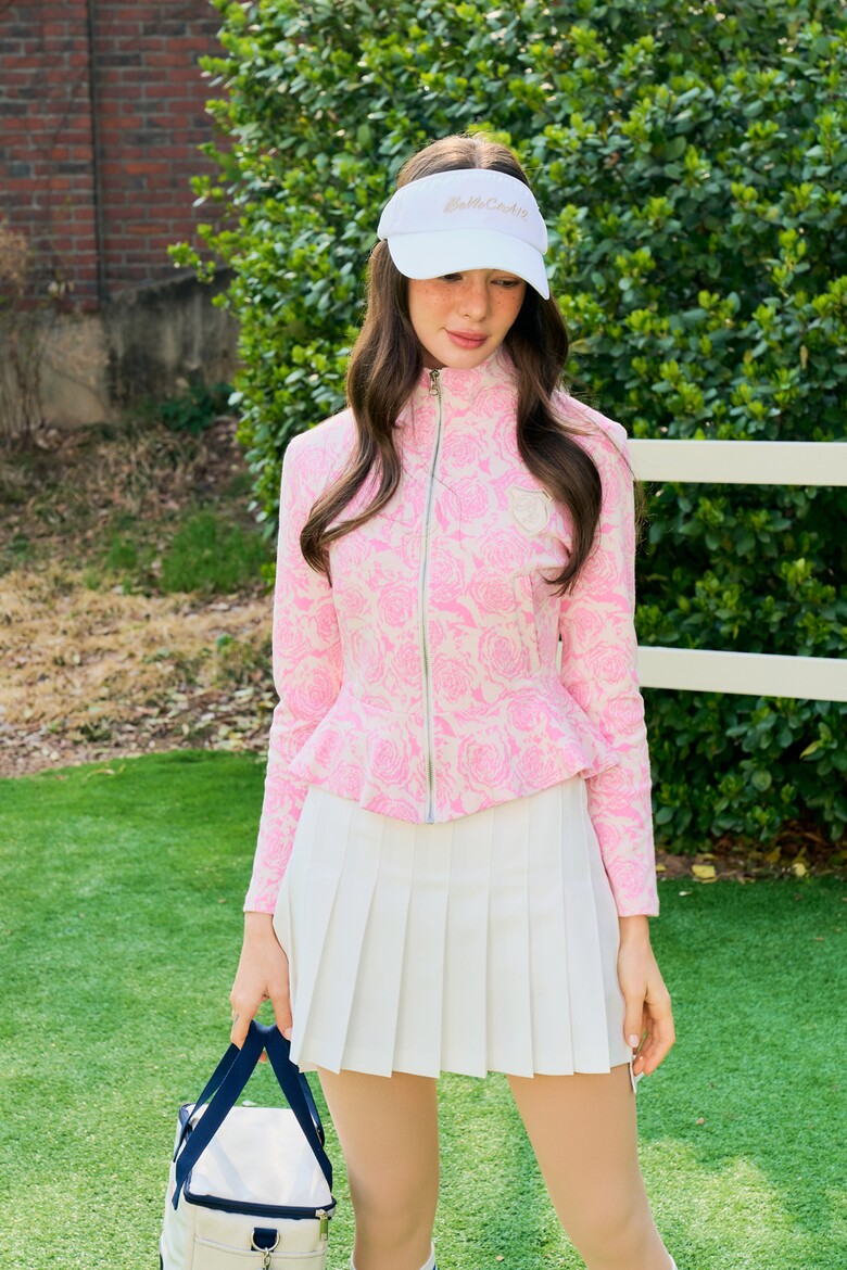 블라우스 모델 착용 이미지-S3L3