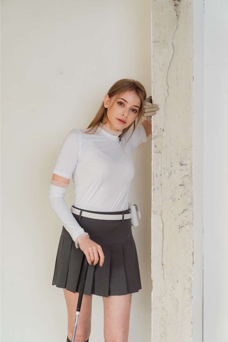 미니 스커트 모델 착용 이미지-S1L3