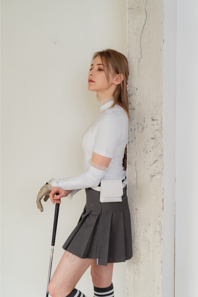 미니 스커트 모델 착용 이미지-S1L4